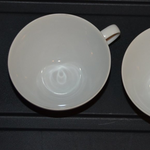 New set of 2 vintage Japanese tea cups solid white teacup from Japan bon… - Picture 14 of 15